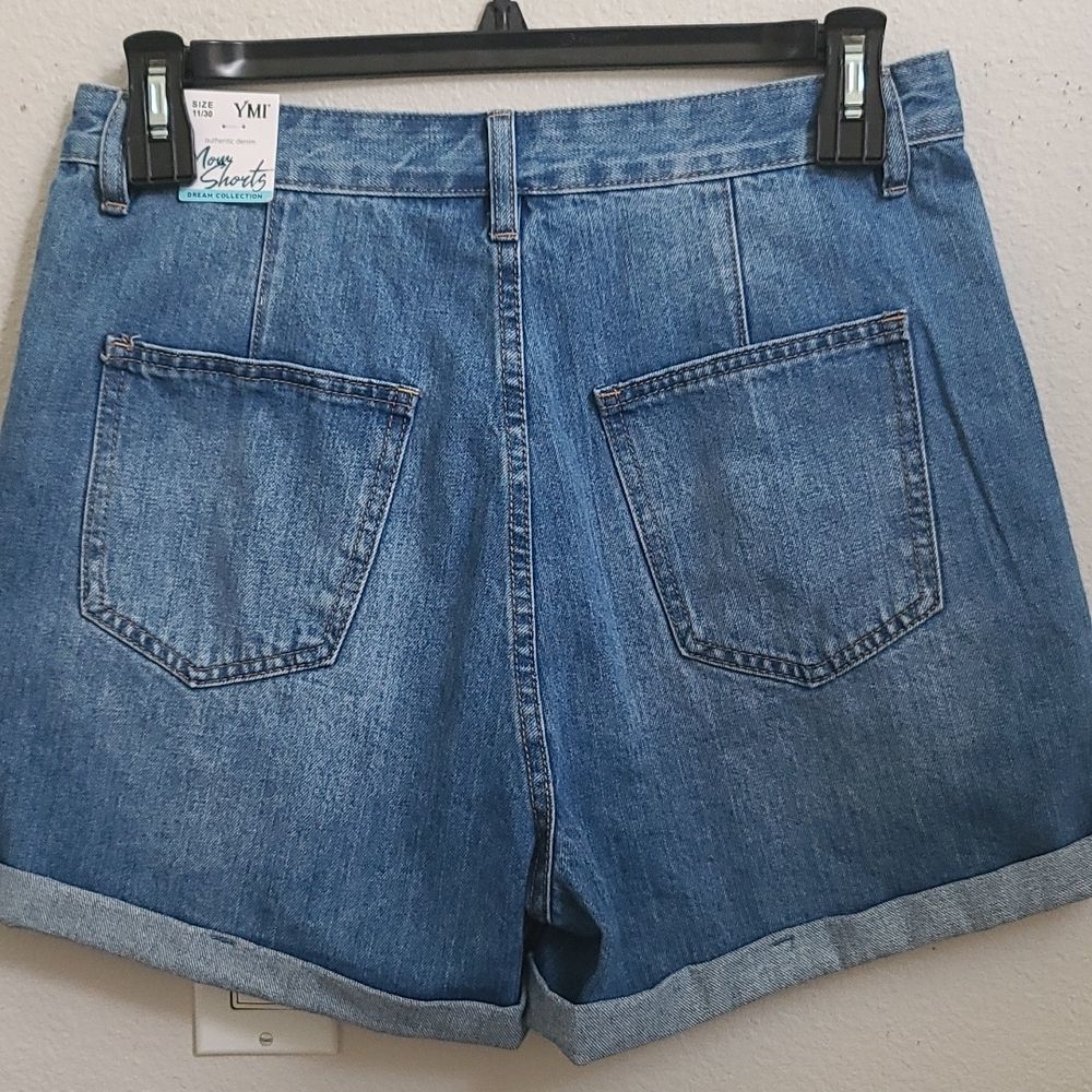 JUNIOR'S  SIZE 11 YMI  woman's shorts - Picture 7 of 12